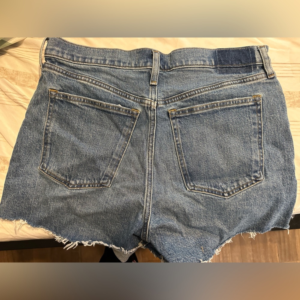 Abercrombie High Rise Mom shorts